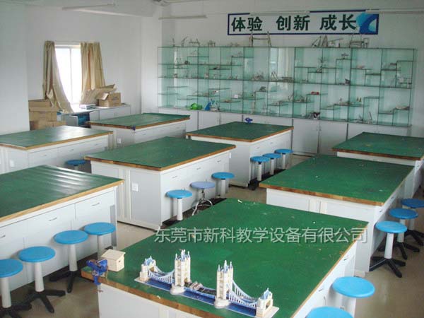 <a href='http://www.fudaoshu.net/chanpinyiji/37-1.html' target='1' style='font-size:18px; font-weight:bold; color:#ff0000;'>通用技術實驗室設備</a>