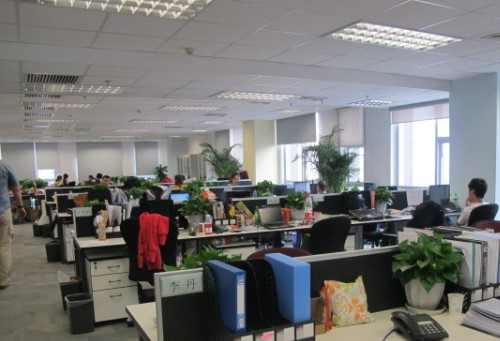 國產(chǎn)“微米級(jí)沉降哨兵”上線！博源智動(dòng)磁致靜力水準(zhǔn)儀，把0.01mm寫成安全日記:水準(zhǔn)儀